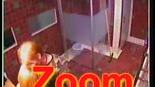 Naujųjų Metų šventėje dude pradėjo gangbang su brunetėmis