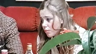 Busty Azijos cums iš Didžiulis Gaidys savo vaginą