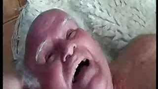 Redhead kliento cums iš sumanūs masseur pirštus ant pūlingas
