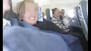 Busty blond persikėlė savo sėdmenis pagal spaudimą se idiota