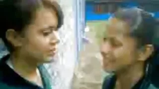 Sugauti MILF Aistringai Pakliuvom bossy draugu